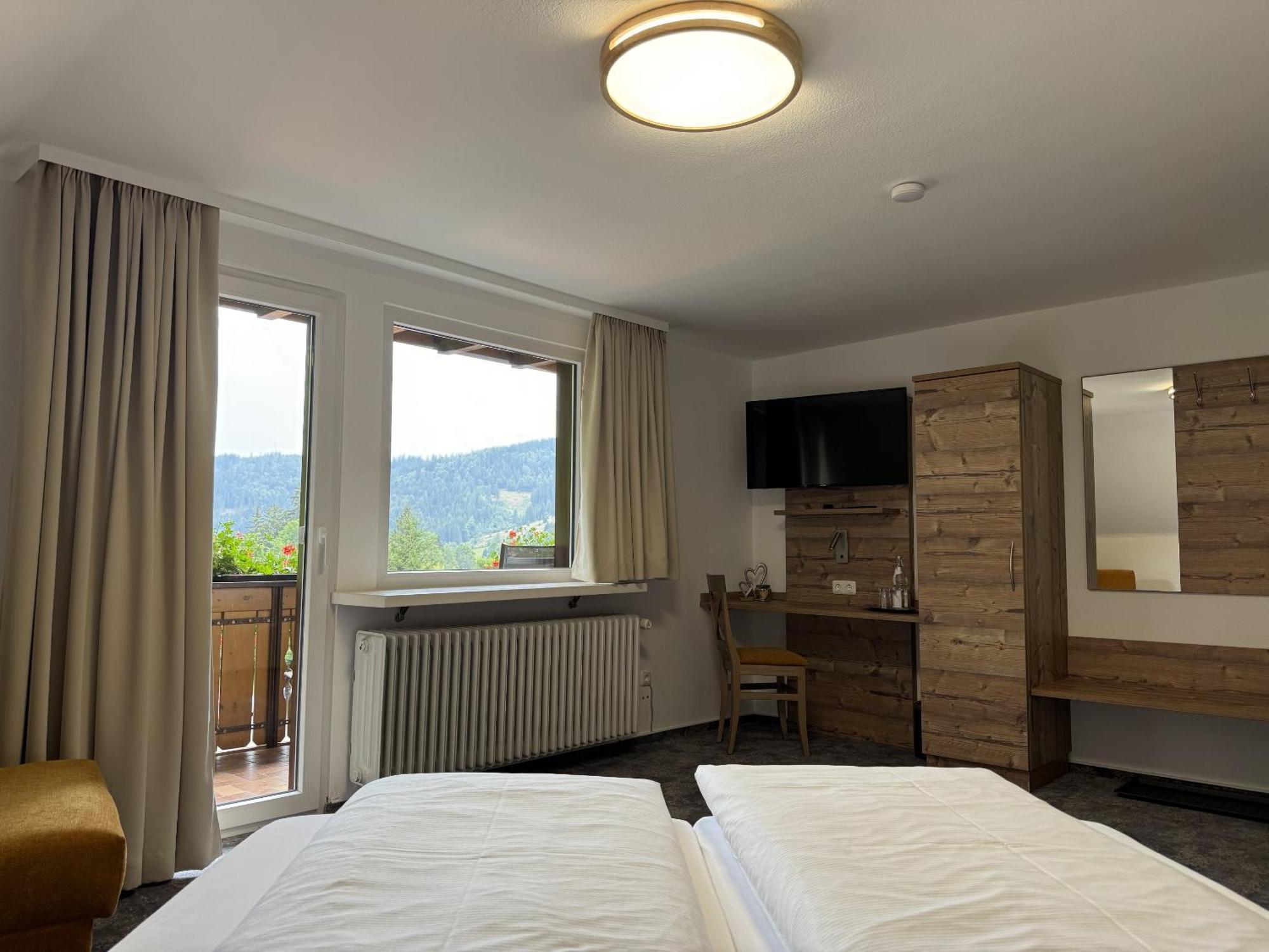 Hotel Silberfelsen Menzenschwand Exterior photo